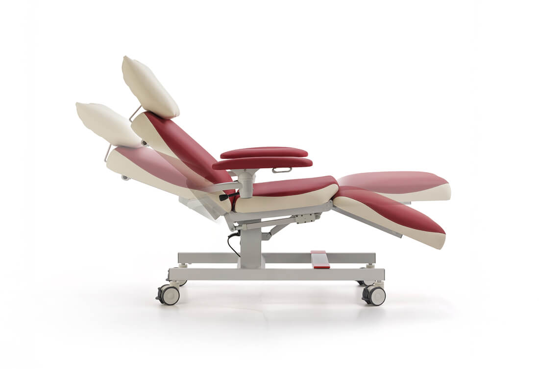 Basic Line 2 Therapy Chair  (Oncology Day Clinics and Infusion and Transfusion Medicine)